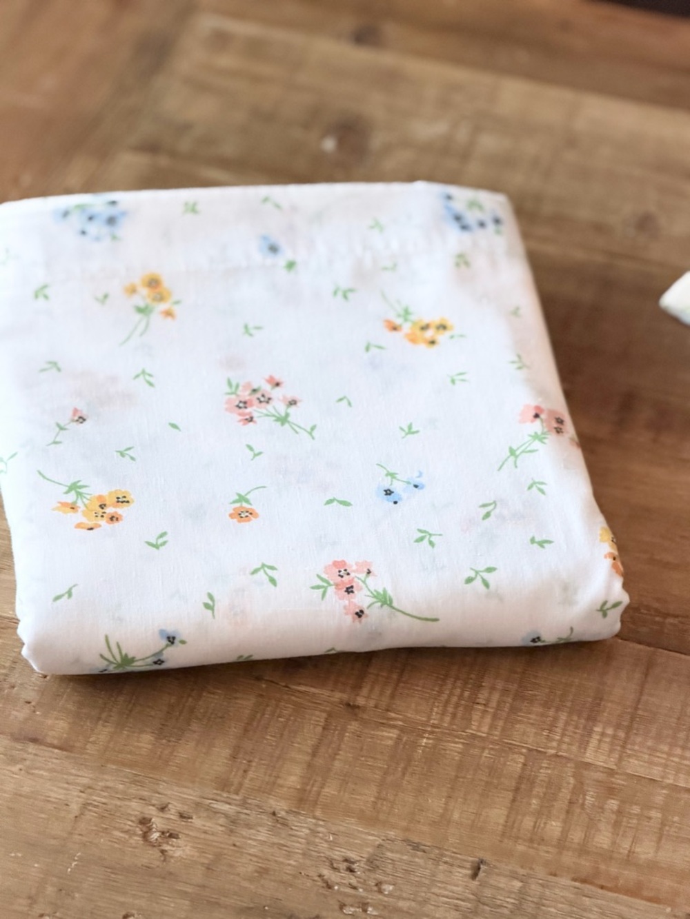 Vintage 80’s JC Penney Floral Flat Sheet. Sz-Full. Muslin | Permanent Press